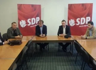 Nermin Nikšić i Saša Magazinović u posjeti KO SDP i GO SDP Zenica