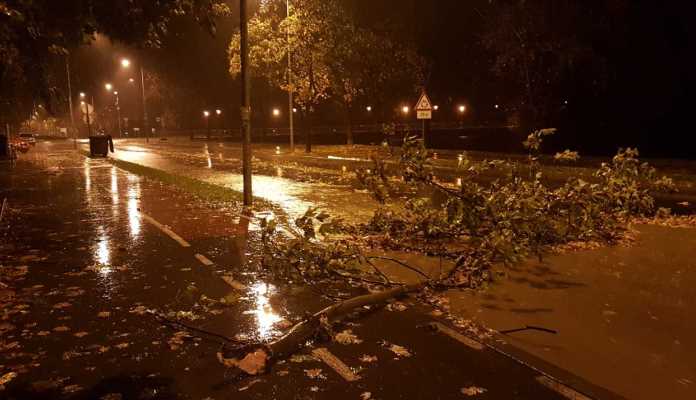 Pogledajte posljedice sinoćnjeg olujnog nevremena u Zenici (FOTO)