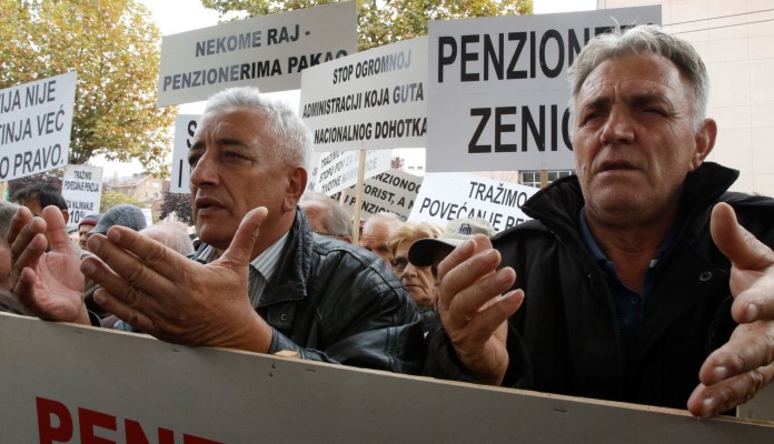 Penzioneri traže usvajanje Zakona o PIO ili izlaze na proteste