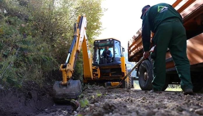 Počela rekonstrukcija i saniranje puteva na više lokacija u Zenici