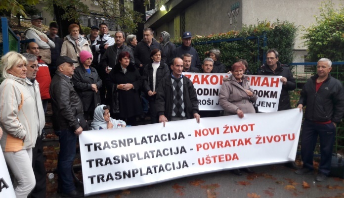 Bubrežni bolesnici odbili dijalizu: Usvojite zakon da se možemo liječiti u BiH