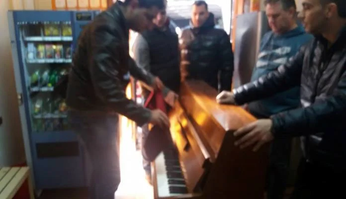 Anonimni Zeničanin donirao Osnovnoj muzičkoj školi u Zenici klavire