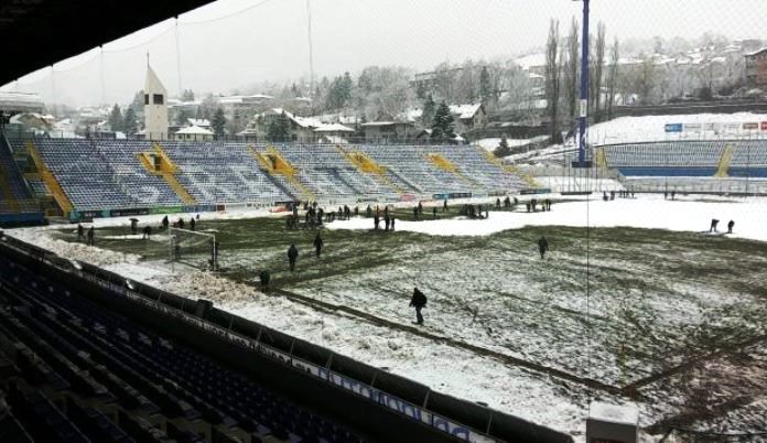 Od ranih jutarnjih sati akcija čišćenja snijega, Grbavica će biti spremna za derbi