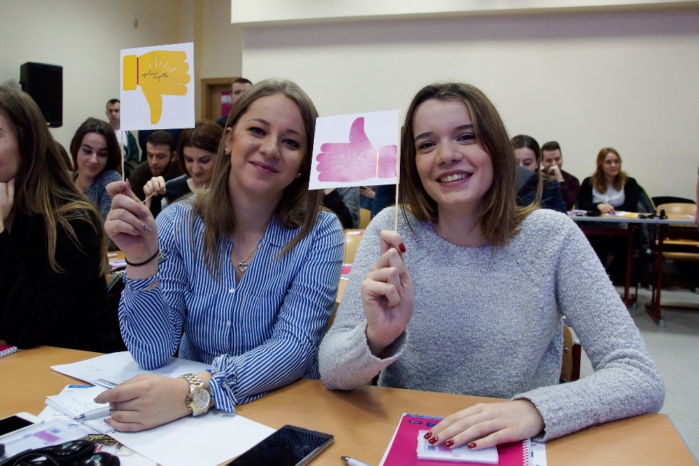 Lars-Gunnar Wigemark i Christiane Hohmann družili se sa studentima u Zenici (FOTO)