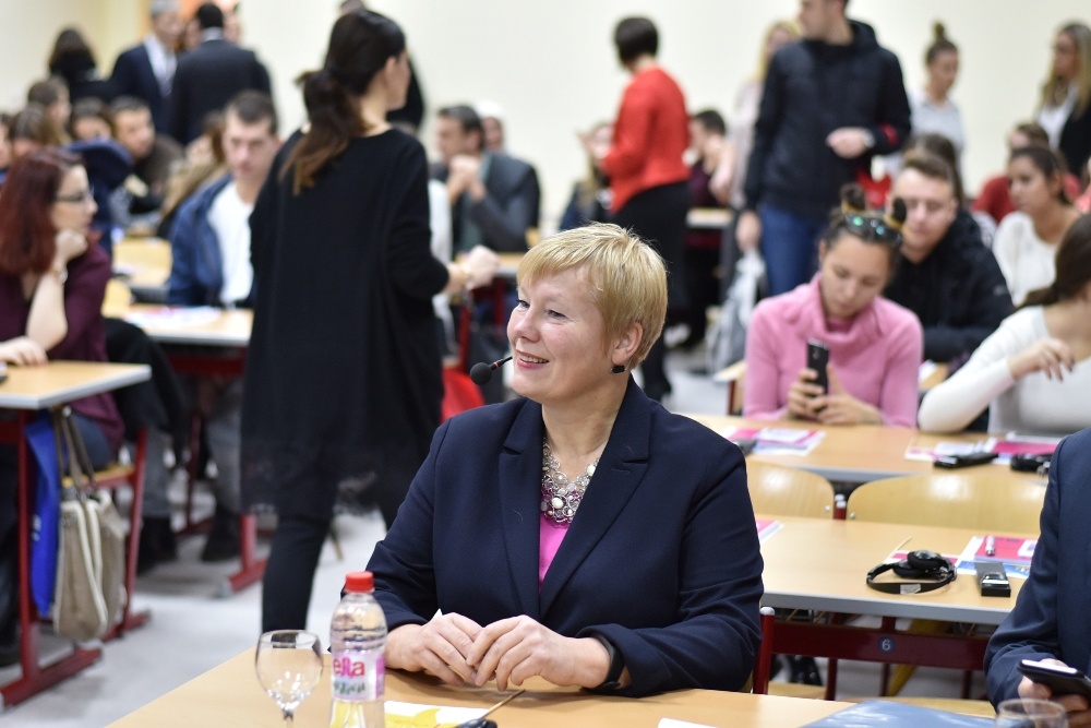 Lars-Gunnar Wigemark i Christiane Hohmann družili se sa studentima u Zenici (FOTO)