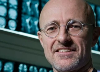 ‘Dr. Frankenstein’ uspješno je presadio ljudsku glavu na leš (VIDEO)