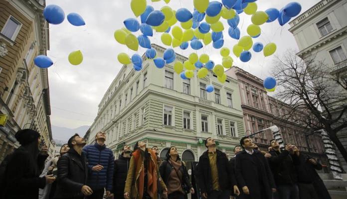 Puštanjem balona u zrak ukazano na odlazak velikog broja ljudi iz BiH