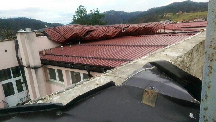 Olujno nevrijeme nanijelo velike štete na školskim objektima u ZDK (FOTO)