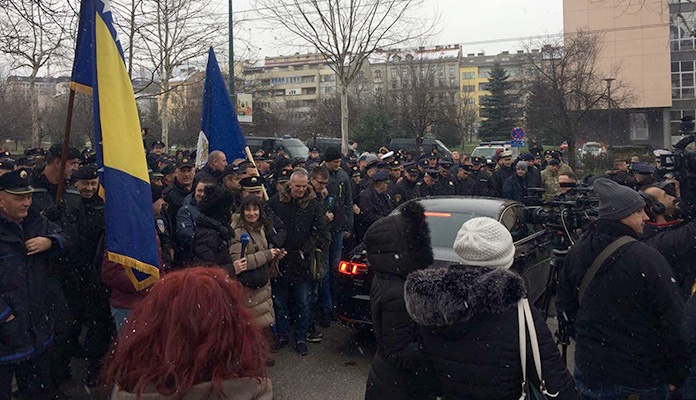 Počeli protesti policajaca: Moguć i generalni štrajk, pregovarački tim ušao u Vladu