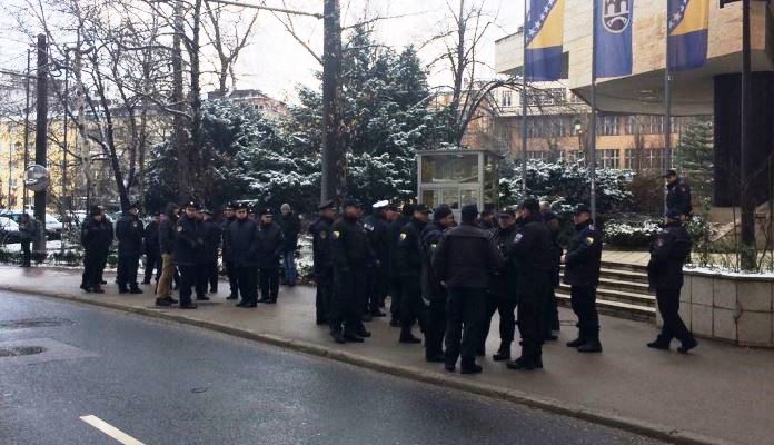 Protest pred Parlamentom FBiH 29. decembra