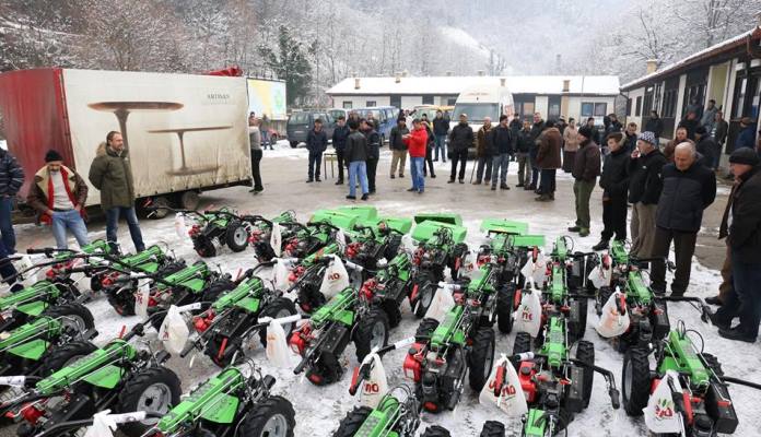 Podijeljene radne mašine za trideset korisnika u Nemili