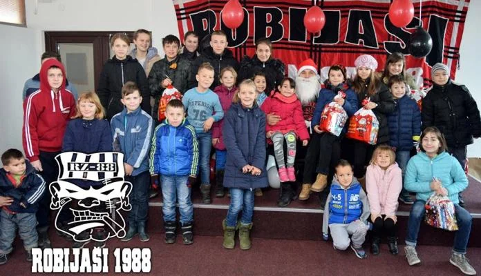 Robijaši i ove godine obradovali mališane novogodišnjim paketićima (FOTO)