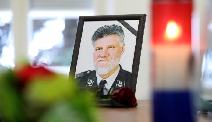 Tiho i bez ikakve pompe sahranjen Slobodan Praljak