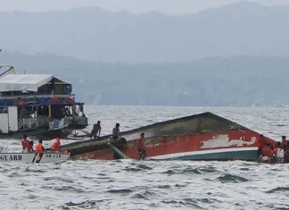 Trajekt sa 251 osobom se prevrnuo kod Filipina