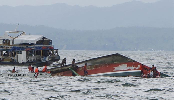 Trajekt sa 251 osobom se prevrnuo kod Filipina