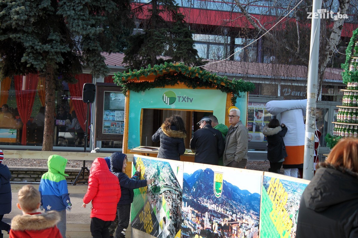 Mališani dva zenička vrtića na Zimskim čarolijama (FOTO)