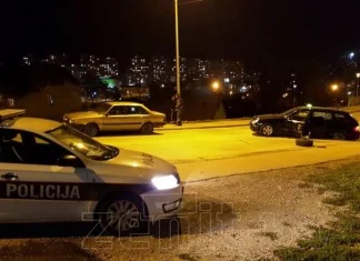 Sudar tri vozila na nadvožnjaku, povrijeđena jedna osoba (FOTO)