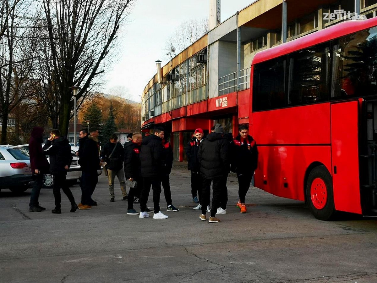 Nogometaši Čelika otišli na pripreme u Antaliju (FOTO)