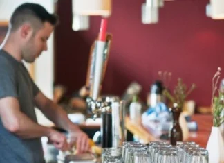 Ugostitelji u BiH na mukama: Radnici masovno odlaze raditi na more