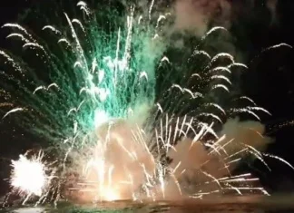 Velika evakuacija s plaže zbog katastrofalnog vatrometa, poginula jedna osoba (VIDEO)