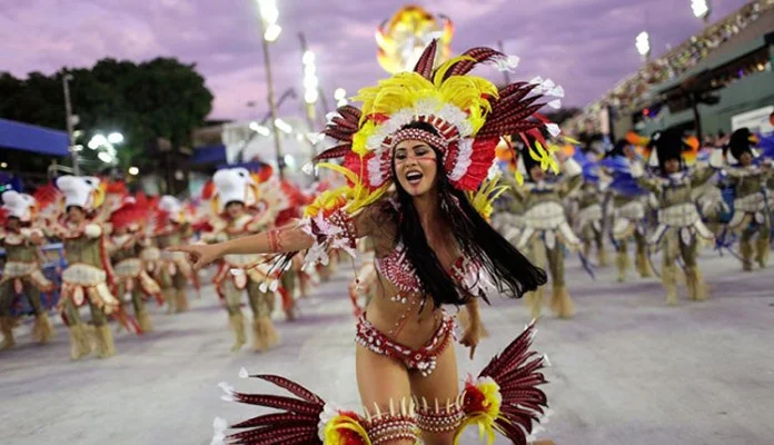 Vrela atmosfera u Riju, more boja krasi golišava tijela