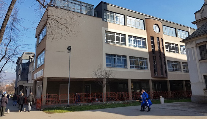 Katolički školski centar u Zenici, škola s tri vjeronauke