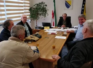 Potpisan kolektivni ugovor između sindikata zdravstvenih radnika i Vlade ZDK