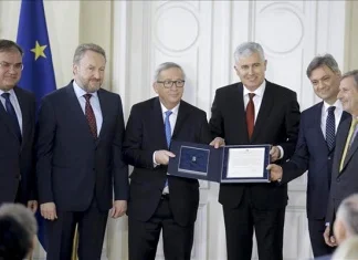 Čović i Zvizdić uručili Junckeru odgovore na Upitnik EK
