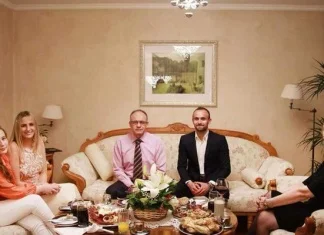 Amel Tuka zaprosio svoju dugogodišnju djevojku Aminu Pivić