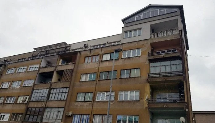 Kako je državni službenik Safet Agović sagradio kuću na zgradi