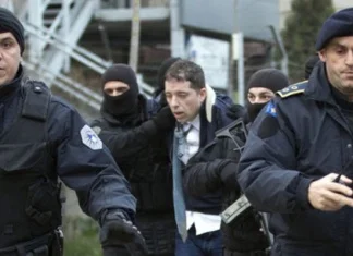 Policija Kosova u Mitrovici privela Marka Đurića i deportirala ga u Srbiju (VIDEO)