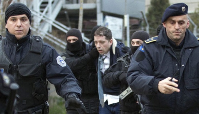 Policija Kosova u Mitrovici privela Marka Đurića i deportirala ga u Srbiju (VIDEO)