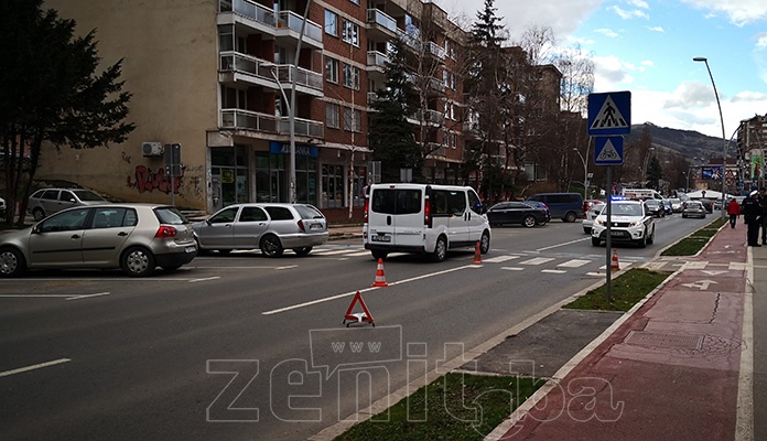 Saobraćajna u centru Zenice, povrijeđen pješak (FOTO)