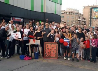 Košarkaši Čelika sinoć se družili sa sugrađanima (FOTO)