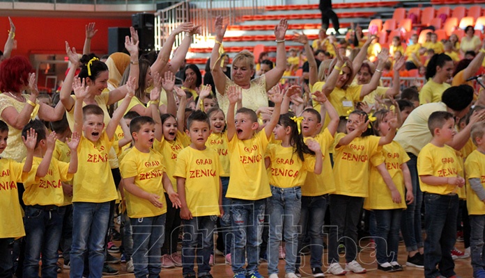 U Zenici održana manifestacija “Korakom do plesa” (FOTO)