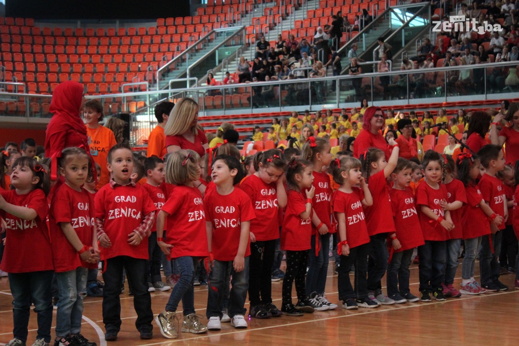 U Zenici održana manifestacija "Korakom do plesa" (FOTO)
