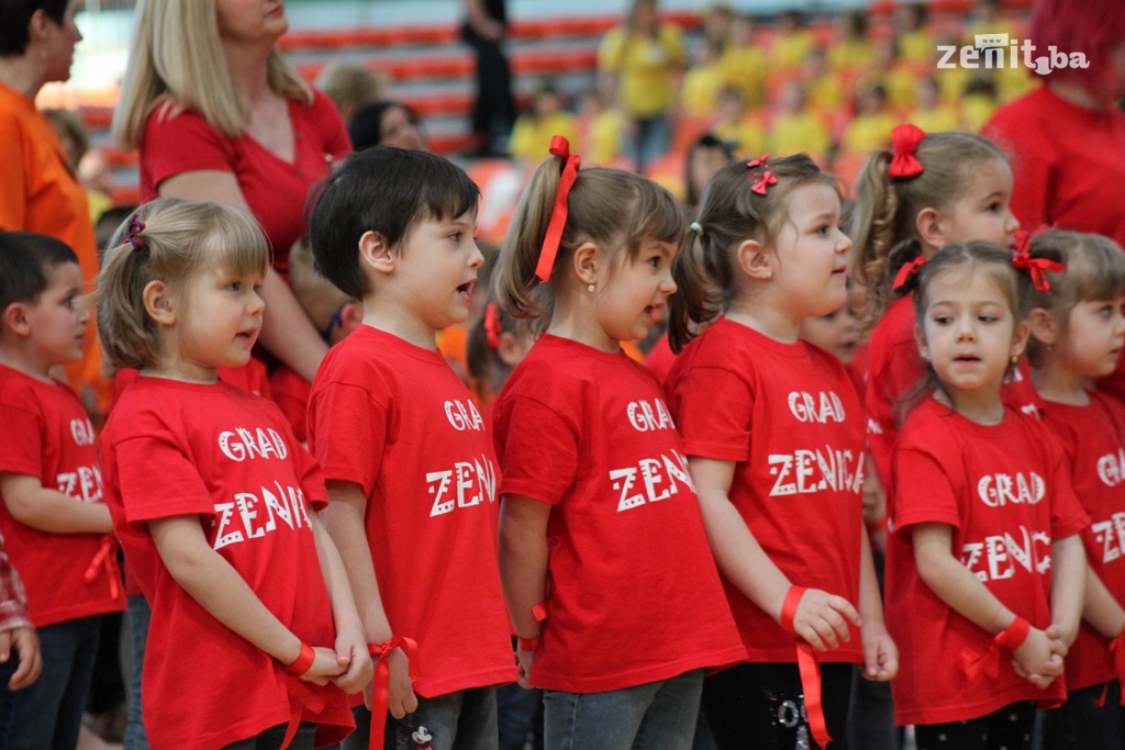 U Zenici održana manifestacija "Korakom do plesa" (FOTO)