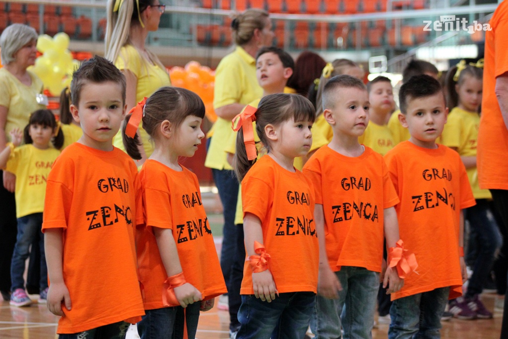 U Zenici održana manifestacija "Korakom do plesa" (FOTO)