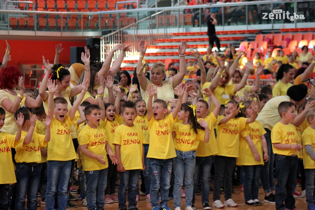 U Zenici održana manifestacija "Korakom do plesa" (FOTO)