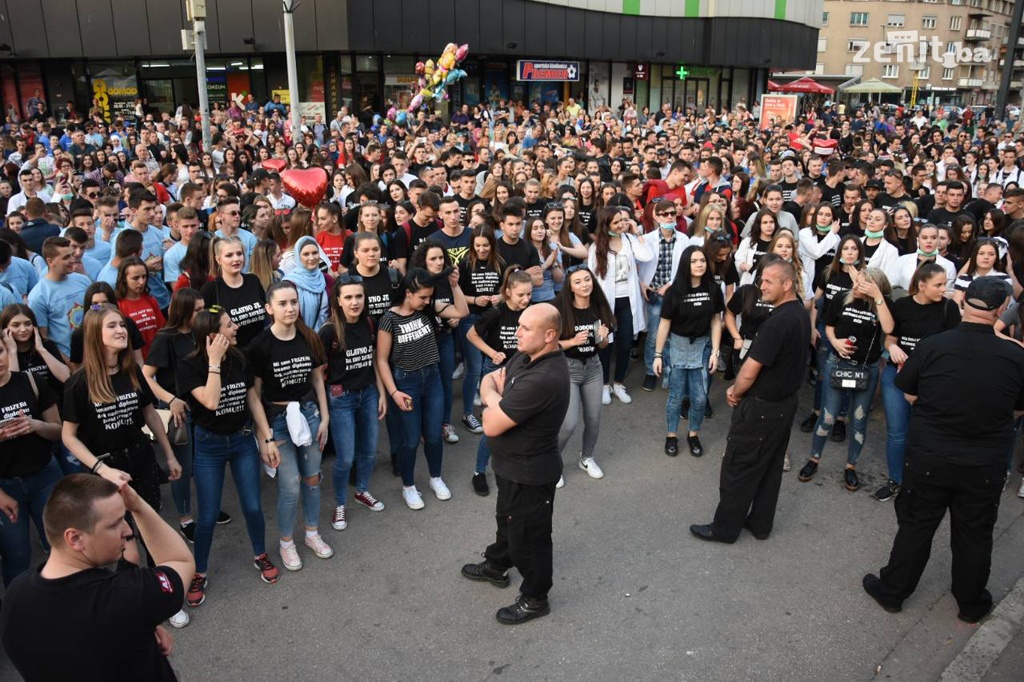 U Zenici održana zajednička maturska zabava (VIDEO+FOTO)