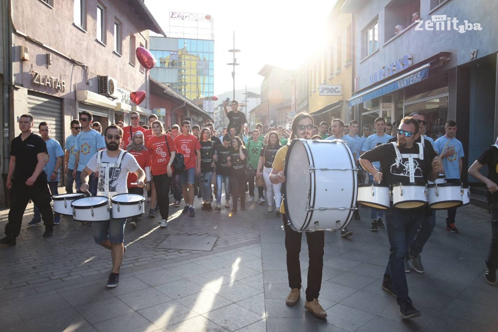 U Zenici održana zajednička maturska zabava (VIDEO+FOTO)