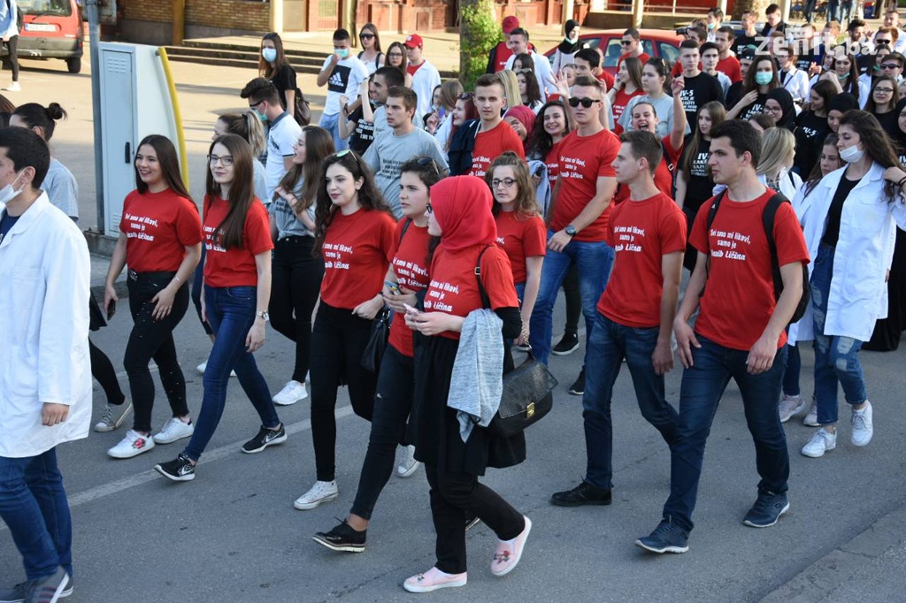 U Zenici održana zajednička maturska zabava (VIDEO+FOTO)