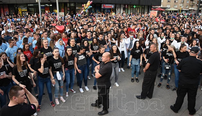 U Zenici održana zajednička maturska zabava (VIDEO+FOTO)