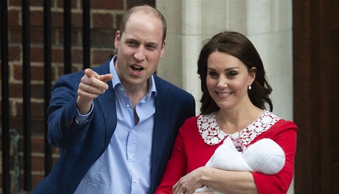 Princ William i Kate Middleton ponosno pokazali sina