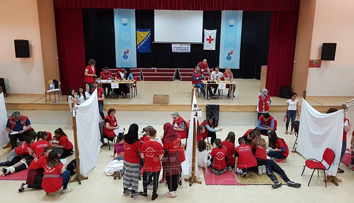 Crveni križ Zenica organizovao takmičenje u pružanju prve pomoći