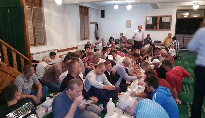 U džematu Pehare u organizovan iftar za postače