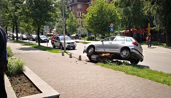 Saobraćajna nesreća kod KŠC "Sveti pavao" u Zenici (FOTO)