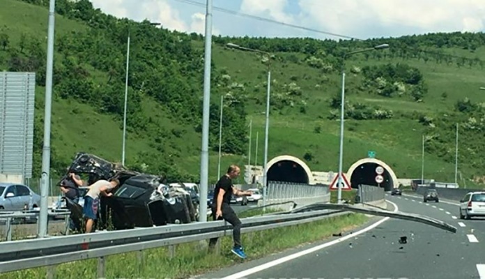 Saobraćajna na A1, automobil se prevrnuo na krov