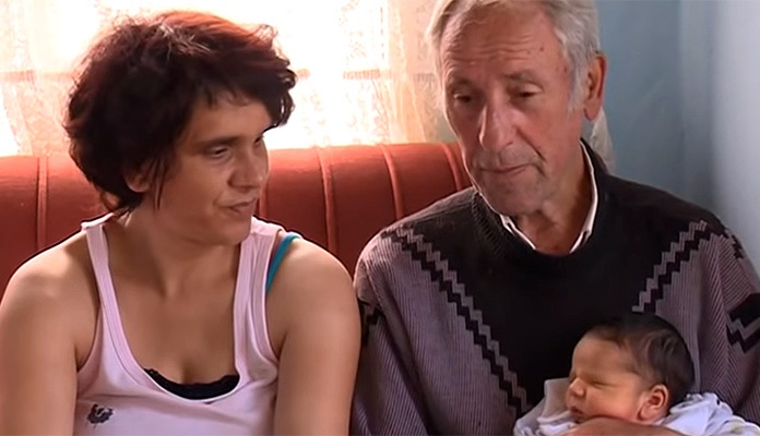 Muškarac iz BiH postao otac u 80. godini života (VIDEO)