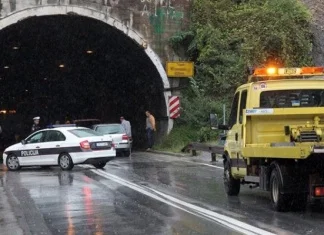 Saobraćajna u tunelu Vranduk, povrijeđena jedna osoba